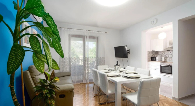 Amazing Home in Zrnovnica With Outdoor Swimming Pool, Wifi and 3 Bedrooms