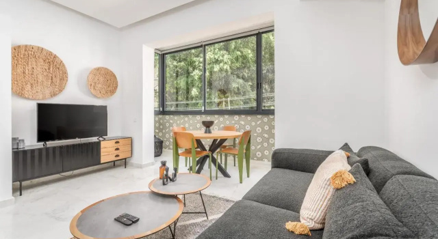Gordon area - Deluxe 2bdr close to the beach, Забронировать Отель Тель-Авив Тель-Авивский округ, рядом с Пляж Мецицим