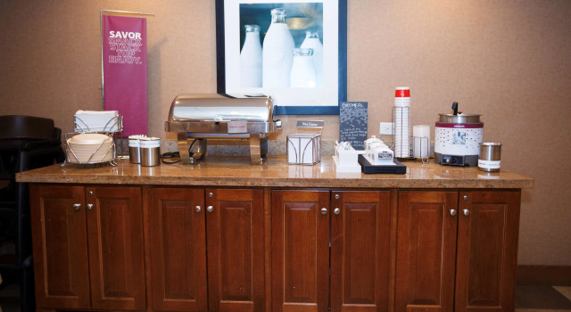 Hampton Inn & Suites Riverton