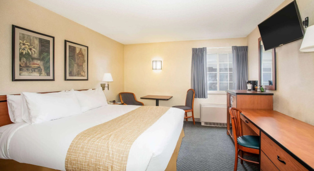 Travelodge by Wyndham Colorado Springs Airport/Peterson SFB, Rezervasyon Otel Colorado Springs Kolorado