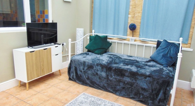 Бунгало Large Bungalow - 3 Beds 2 Baths - Very Large Enclosed Garden - Dogs Stay Free