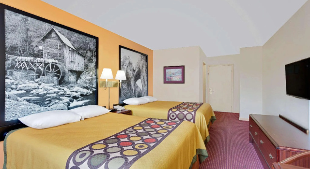 Четырёхместный номер Standard Super 8 by Wyndham Hillsville