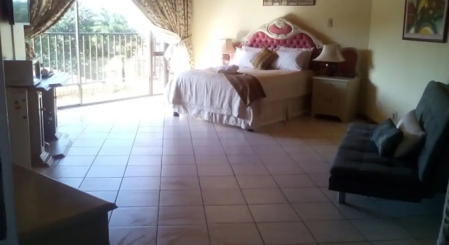 Номер Platinum с балконом Thabiso Guesthouse