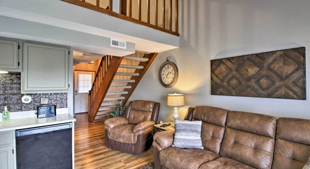Branson Resort Condo w/ Lake Taneycomo Access!, Забронировать Курортный отель Брэнсон Table Rock Lake