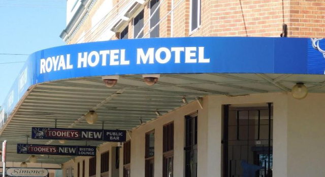 Royal Hotel-Motel, Забронировать Мотель Мори New England NSW, рядом с Kirkby Park