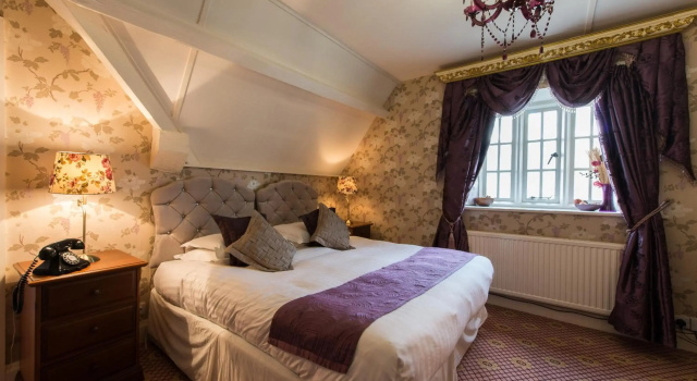 Maenan Abbey Hotel, Book Hotel Henryd Glamorgan