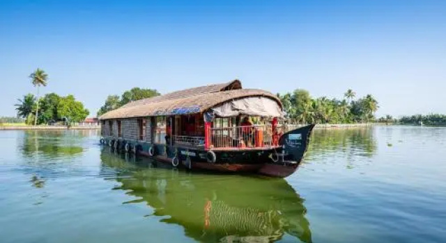 OYO 28401 Relax In Kerala Diamond Houseboat, Забронировать Отель Отели Аллеппи 3 звезды, 3*