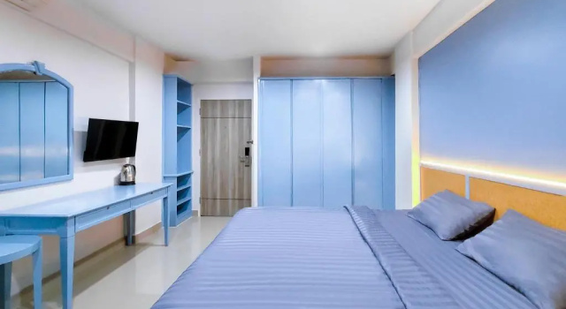 Chateau Hotel & Apartments