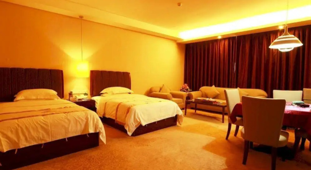 Xinlingyu Hotel - Guangzhou, Забронировать Отель Отели Гуанчжоу с парковкой, Парковка