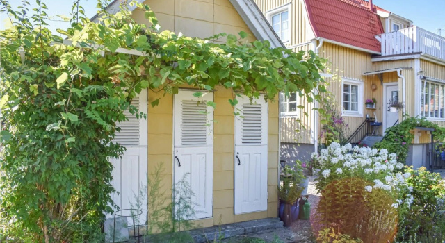 Gorgeous Home In Ronneby With Kitchen, 예약 호텔 론네뷔 Blekinge