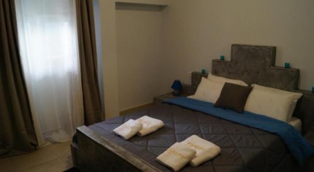 Elysium Residence, Забронировать Отель Тира Santorini Caldera, рядом с Католический кафедральный собор