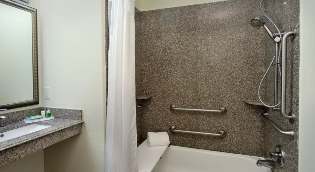 Четырёхместный номер Standard Holiday Inn Hammond by IHG
