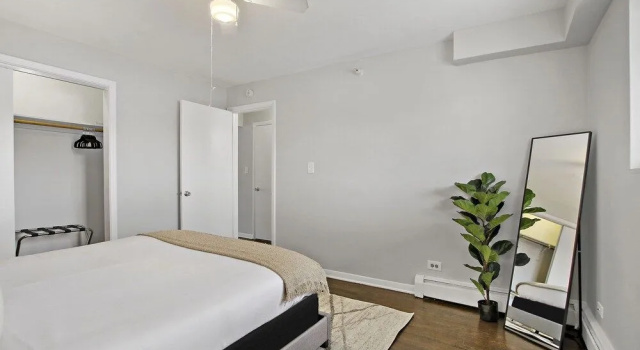 Posh 1BR Apartment in Arlington Heights