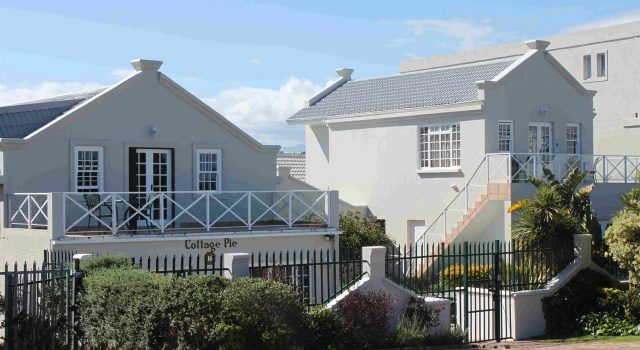 The Robberg Beach Lodge - Lion Roars Hotels & Lodges, Забронировать Гостевой дом Отели Найсна с завтраком, Завтраки