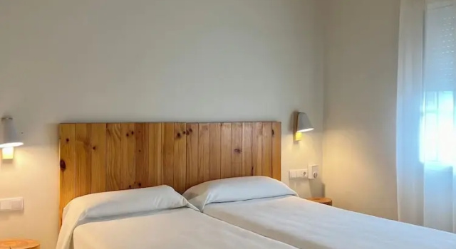 Семейный номер Standard Hotel & Restaurant Figueres Parc