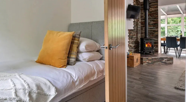 Cottage in Rowen by River & Pet-friendly Trails