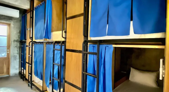 Кровать в общем номере Mangroove Bay Boutique Hostel