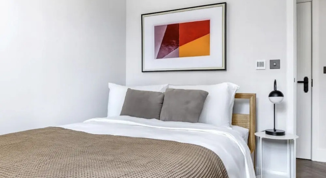 Impeccable 2-bed Apartment in London, Забронировать Апартаменты/квартира Отели Большого Лондона с парковкой, Парковка