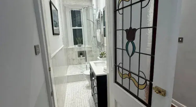 Апартаменты JOIVY Stunning Ground-floor 2bedrm New Town Apt
