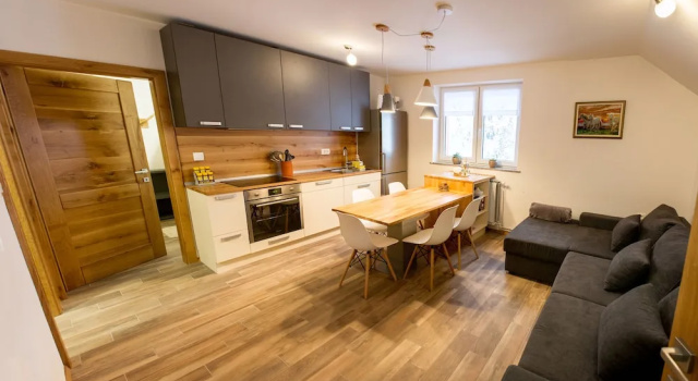 Семейные апартаменты Цокольный этаж Apartments Laznica