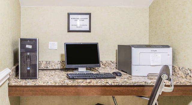 Comfort Inn & Suites Greenwood, Забронировать Отель Гринвуд Южная Каролина
