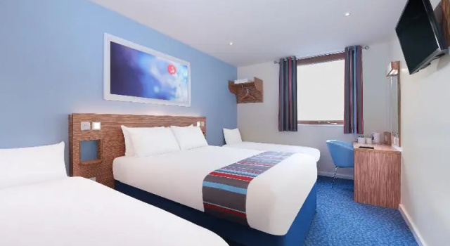 Номер Standard Travelodge Bournemouth Seafront