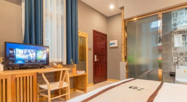 Люкс с 6 комнатами с видом на внутренний двор Leisure house and hidden house