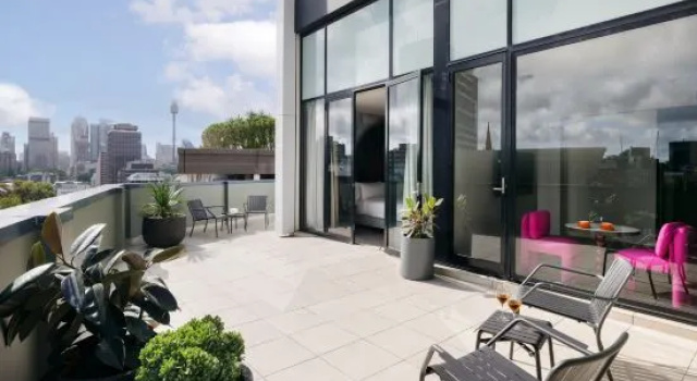 Люкс с балконом и с красивым видом из окна Hotel Indigo Sydney Potts Point by IHG