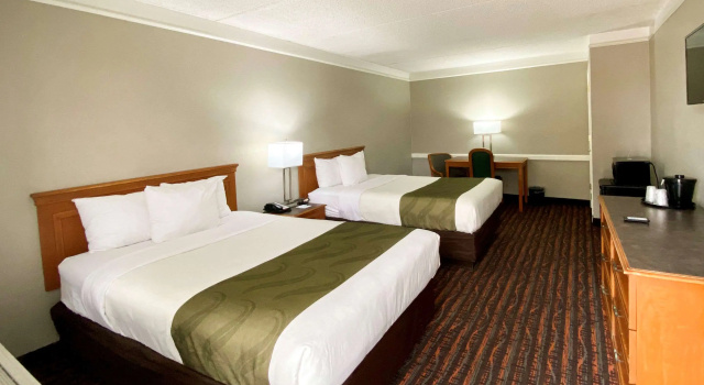 Четырёхместный номер Standard Quality Inn Harlingen