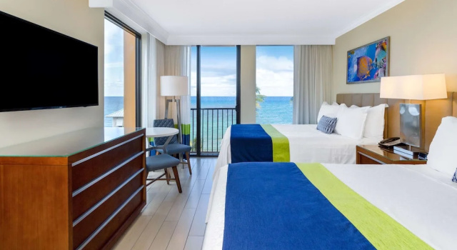 Четырёхместный номер Standard с балконом Wyndham Deerfield Beach Resort