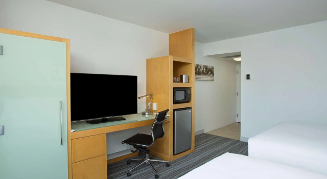 Четырёхместный номер Standard Grand Naniloa Hotel, a Doubletree by Hilton