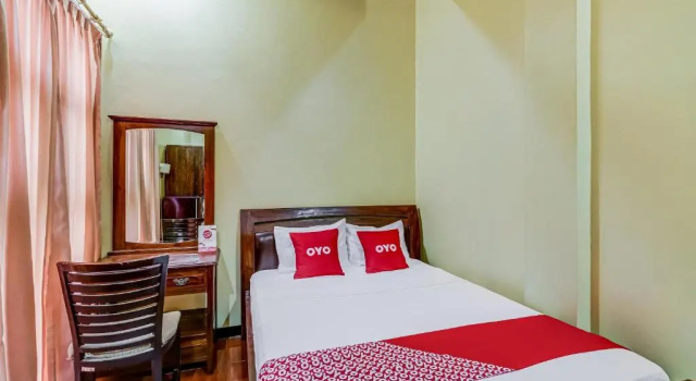 Люкс Deluxe OYO 91036 Hotel Simpang Lima Gkpri