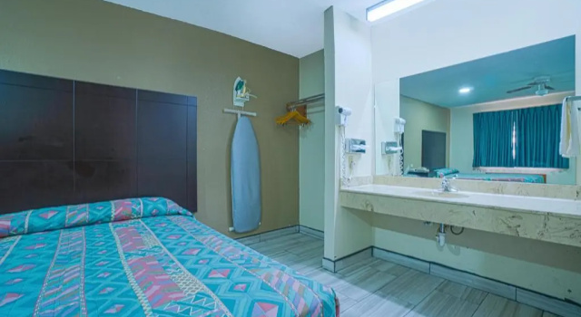 Четырёхместный номер Standard Texas Inn San Benito near Harlingen