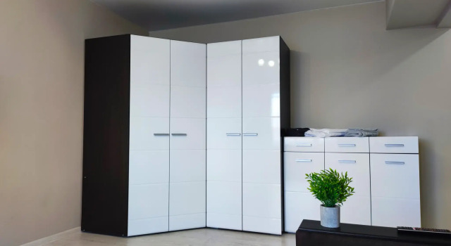 Apartments on Druzhby Narodov Street 12