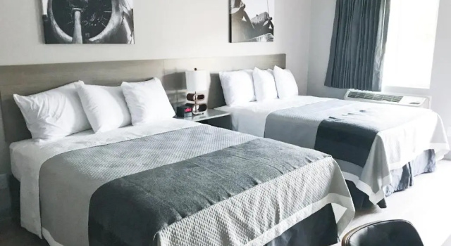 Четырёхместный номер Standard Airport Inn