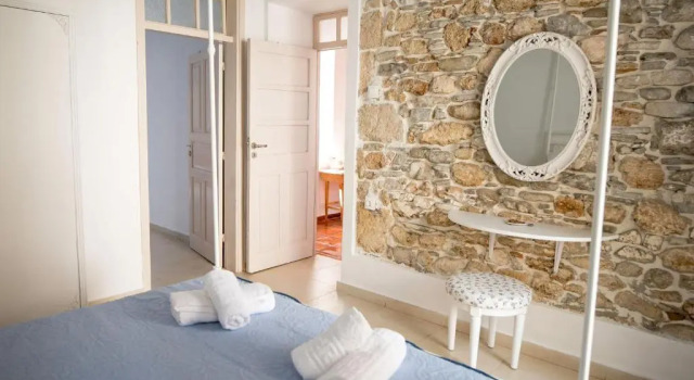 Коттедж Anastasia Traditional House