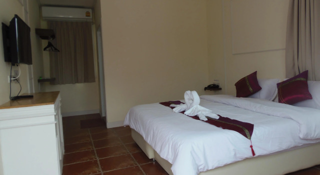 Baan Suan Klong 15, Забронировать Отель Ban Ongkharak Накхоннайок