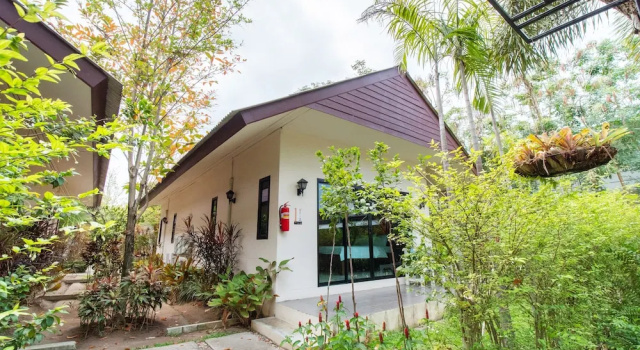OYO 819 Baan Garagade Resort, Rezervovat Lázně / Resort Na Chom Thian Chonburi