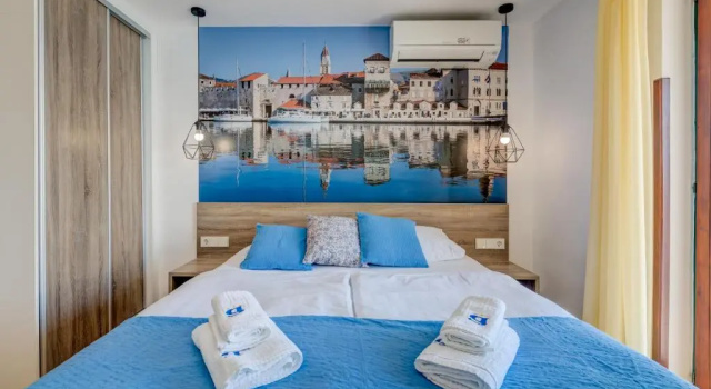 Студия с балконом и с видом на море Apartments G