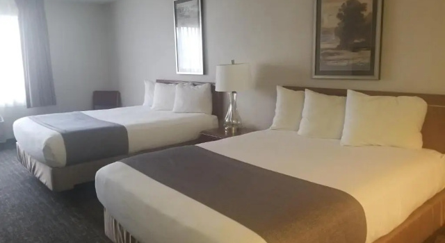 Четырёхместный полулюкс Shilo Inn Suites Salem