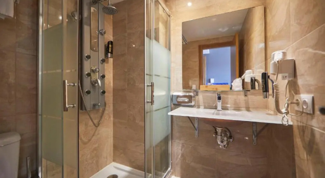 Полулюкс Nura Santa Ponsa & Spa