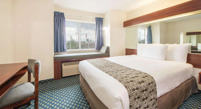 Двухместный номер Standard Microtel Inn & Suites by Wyndham Tulsa - Catoosa Route 66