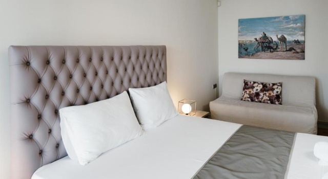 Апартаменты Deluxe Our House Luxury Suites