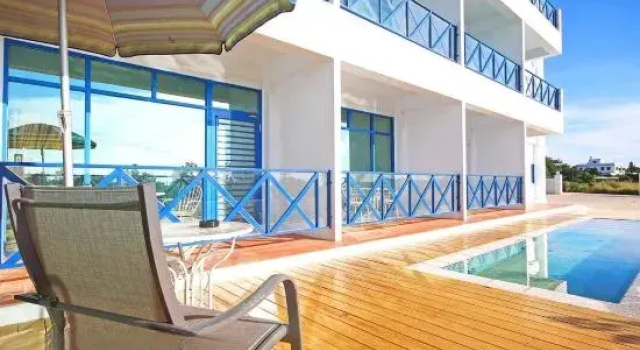Bay Villa Hall
