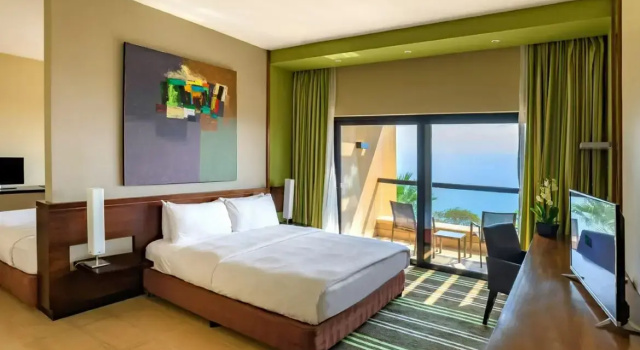Семейный номер Standard Holiday Inn Resort Dead Sea by IHG