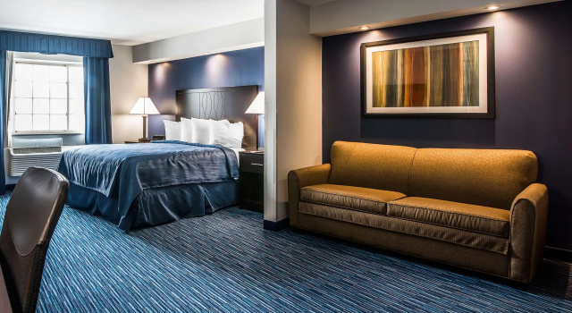 Люкс Clarion Pointe Syracuse Downtown