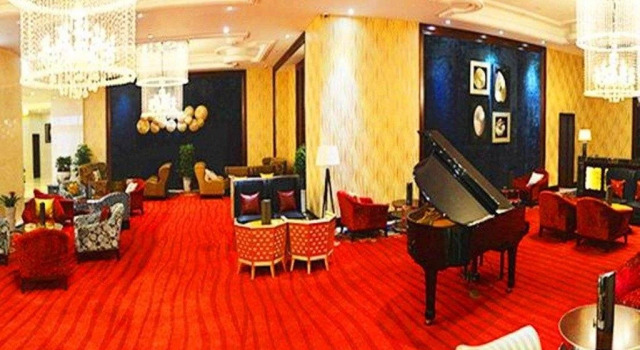 Zhongle Baihua Hotel, Забронировать Отель Синьян Хэнань