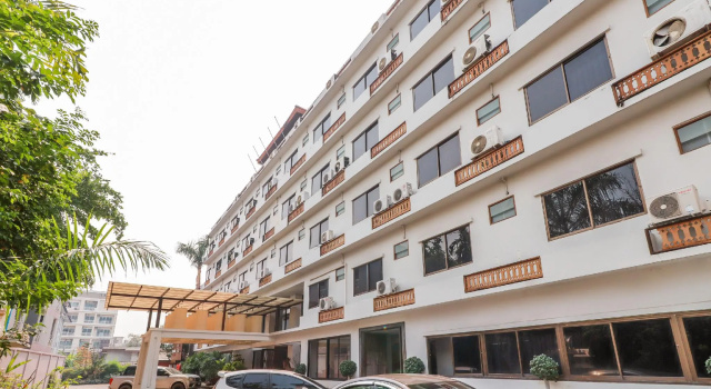 Suan Dok Kaew Boutique Hotel, Забронировать Отель Отели провинции Чианг Мая с парковкой, Парковка