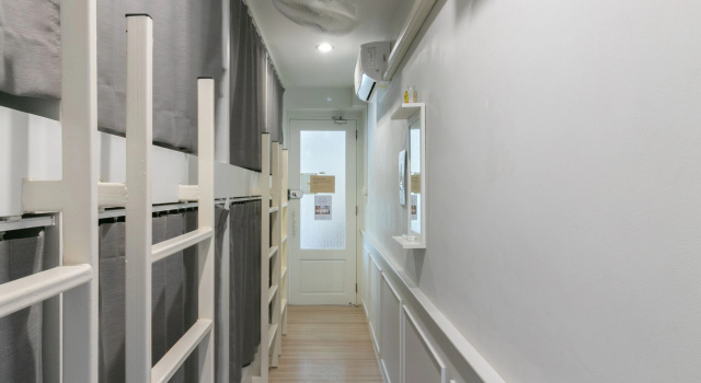 Кровать в общем номере (женский номер) Ratana Boutique Hostel