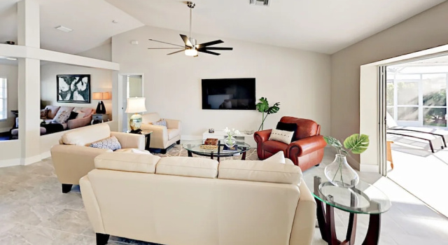 Chic Canalfront - 4 Br Home